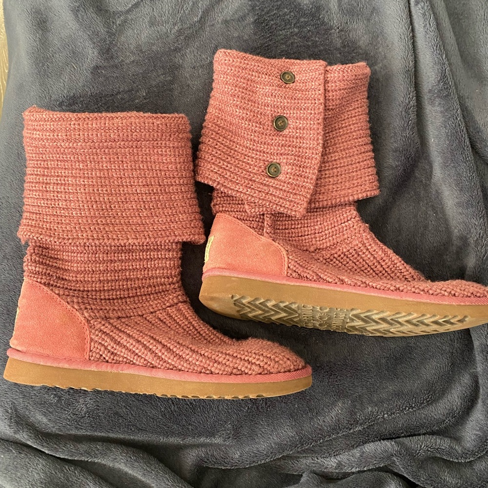 UGG Classic Cardy Knit Boot. Size 9. Please see last photo for description.
